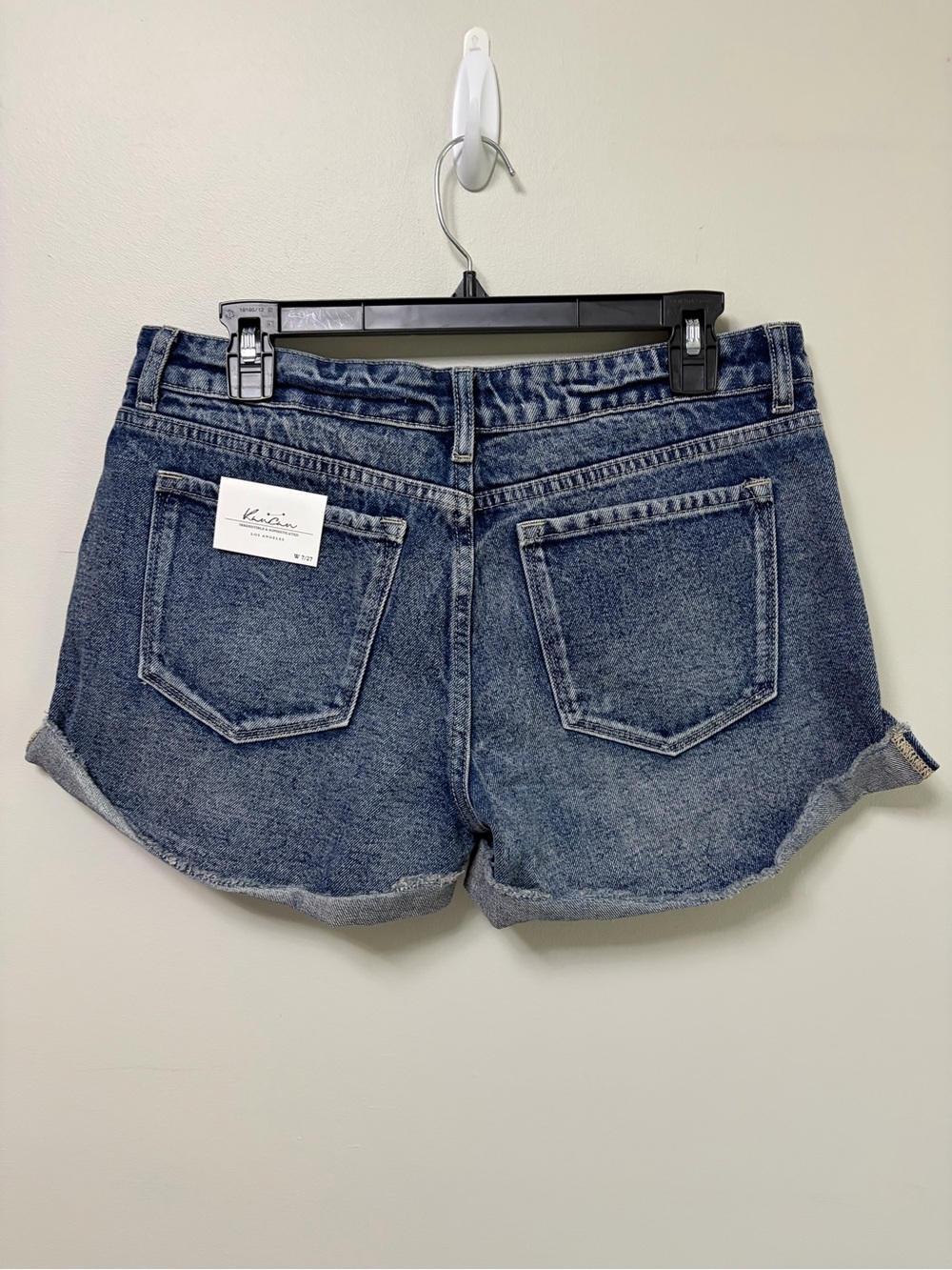 NWT KanCan Beren Mid Rise Distressed Cuffed Denim Shorts KC5142YT Size 27 / W7 - Picture 7 of 13